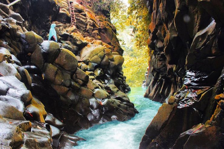 https://indonesia.tripcanvas.co/id/wp-content/uploads/sites/2/2018/04/1-1-Curug-Cikuluwung-by-azizah_inst.jpg