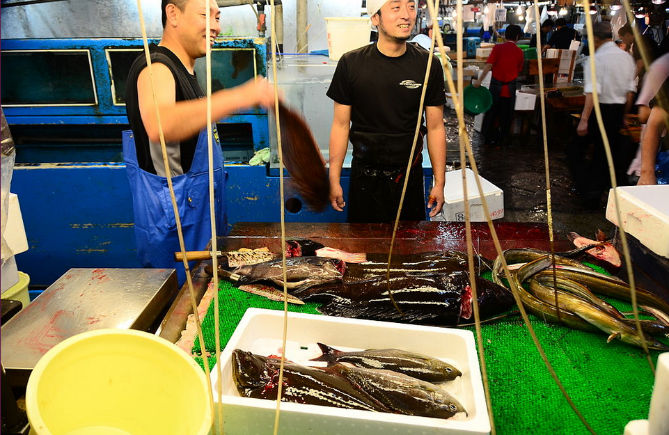 Tsukiji Fish Market: Pasar Ikan Terbesar di Dunia
